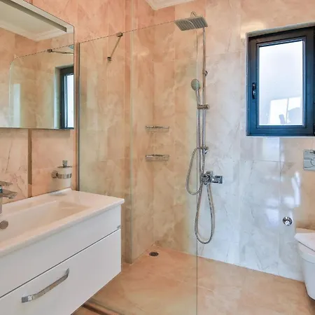 Elegance Villa *
